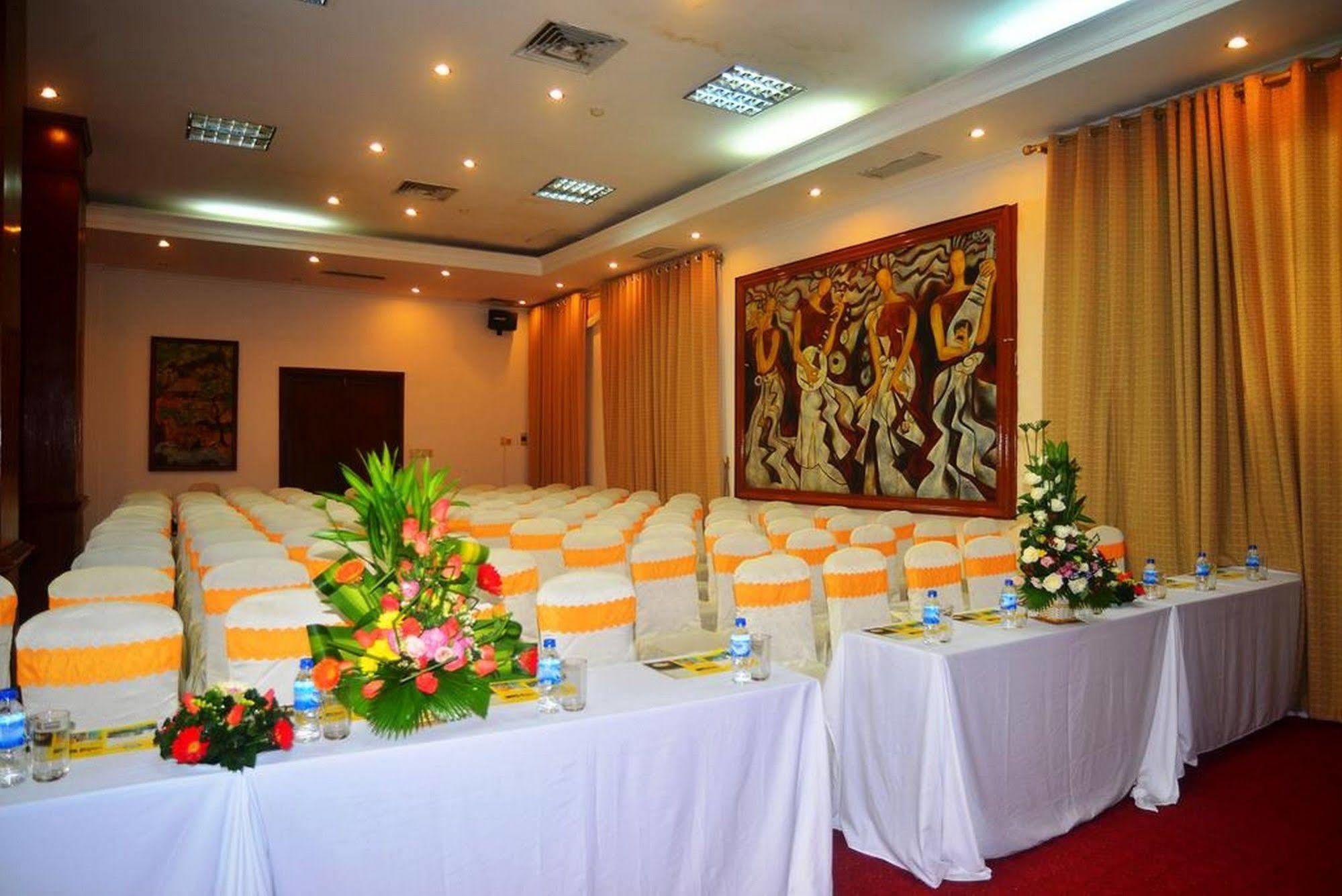 Central Hotel Quảng Ngãi Exteriör bild