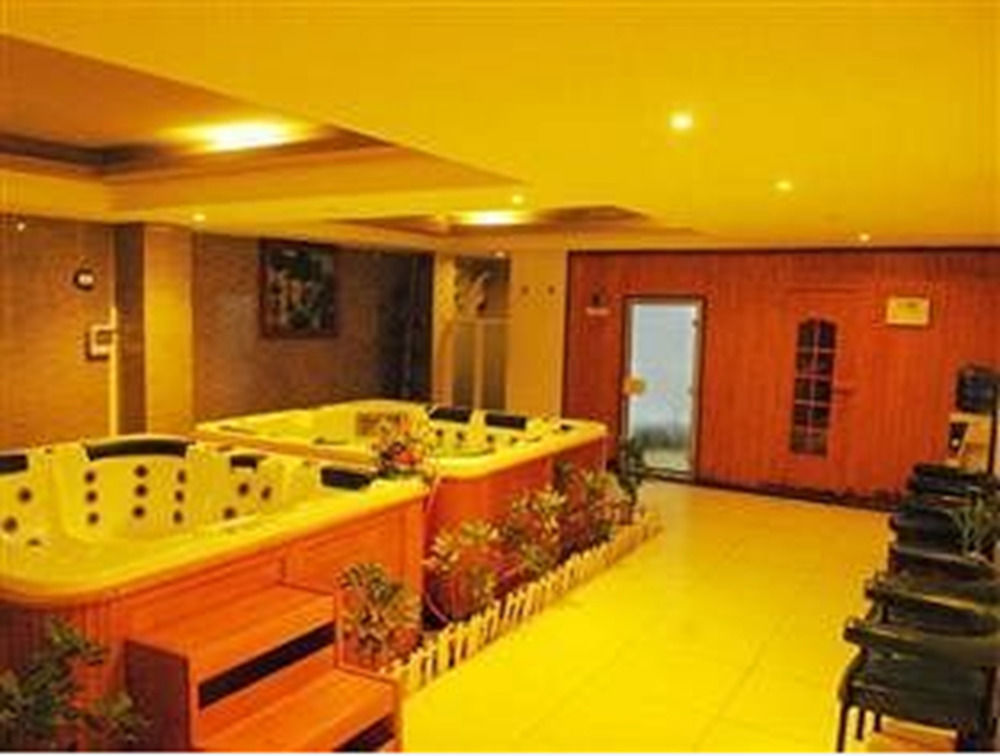 Central Hotel Quảng Ngãi Exteriör bild