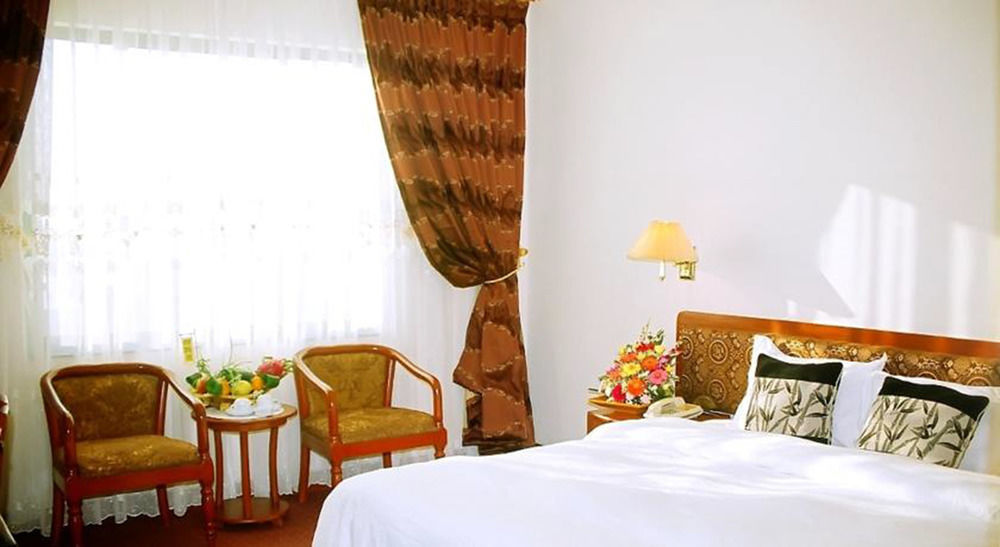 Central Hotel Quảng Ngãi Exteriör bild